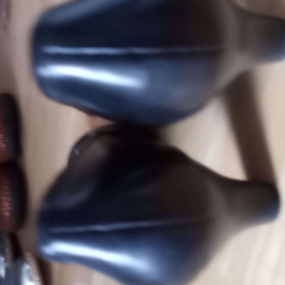 Aerosoles size 7m new without Tags. Black .very comfy. - Picture 2 of 3